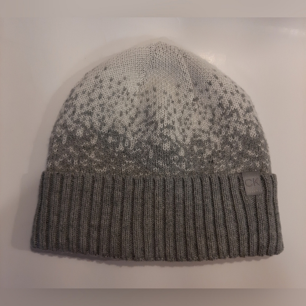 Women's Calvin Klein Knit Fleece Lined Beanie. Gray & White.